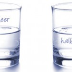 das Glas ist halb voll